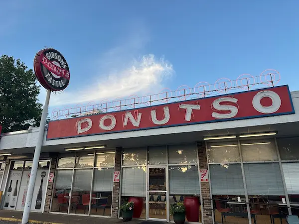 Gibson's Donuts